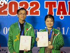 Sơn and his wife earn three golds at National Sports Games