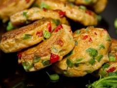 Visiting Hưng Yên to enjoy 'chả gà' or grilled chicken nugget
