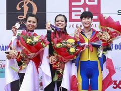 Ayustina triumphs in road individual time trial