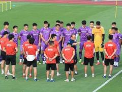 Park finalises SEA Games squad, Indonesia team arrives Việt Nam