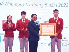 Prime Minister Chính delivers Labour Orders to successful athletes in 31st SEA Games