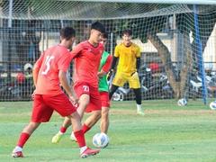 Việt Nam through to semis after nervous game against Thais