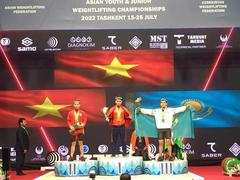 K'Dương breaks three youth weightlifting world records