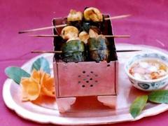 Chicken skewers with lime leaves