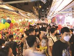 Lantern streets warm up for Mid-Autumn Festival