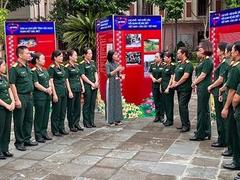 Photo exhibition depicts strong relations between Việt Nam and Laos