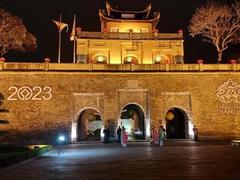 Thăng Long Citadel offers night tours for foreign visitors