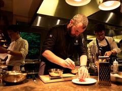 Acclaimed chef uses Vietnamese ingredients to amaze connoisseurs