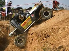 Off-road racing on the outskirts of Hà Nội