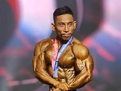 47-year-old bodybuilder Mách wins world title
