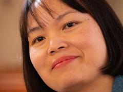 Writing helps overseas Vietnamese honour her homeland