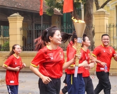 SEA Games torch carried through streets of Hà Nội