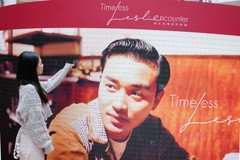 "Timeless Leslie Encounter" at Olympian City Pays Tribute to Leslie Cheung in commemoration of 20 years of his legacy with 20 Stories of Encounter, 430-inch Mosaic, Classics on a neon light wall