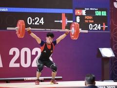 Weightlifter Trí breaks SEA Games record