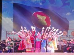 Traditional instrument solo and orchestra contest begins in Nha Trang