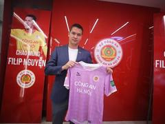 Filip Nguyễn signs as a goalkeeper for HN Police