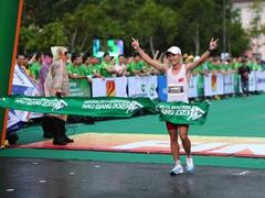 Tuyết, Thanh set records at Mekong Delta Marathon