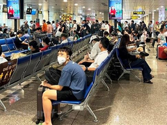 Passengers eligible for refunds if flights delay for five hours or more