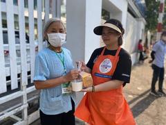 Food parcels helping people in need