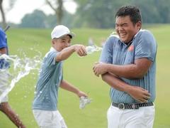 Sơn swings his way to win Lion City Cup