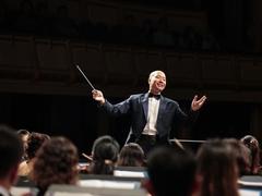 Conductor Vinh leads Dream Orchestra on Japanese tour