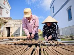 Incense making village preserves cultural heritage