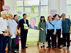 Book features memories about former Deputy Prime Minister