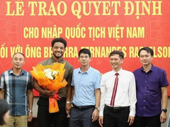 Son is 'truly happy' to receive Vietnamese citizenship