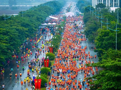 Runners expected to #Level-up at Longbien Marathon 2024