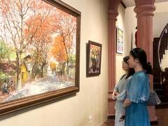 Exhibition praises poetic beauty of Hà Nội’s autumn