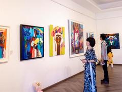 Women artist honours cải lương in paintings