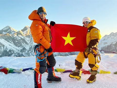 Nguyễn Thanh Bình, first Vietnamese woman to conquer Ama Dablam