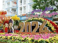 HCM City floating flower fair opens