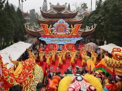 Hương Pagoda Festival attracts tourists from across the nation