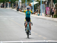 Kuzmina pedals pass strong rivals to win Bình Dương Int’l eighth stage