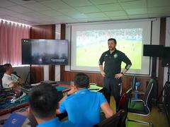 Việt Nam strengthens VAR expertise with FIFA-backed referee training programme