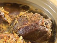 Nghệ An’s traditional  beef shank braisedwith molasses, a must-try dish