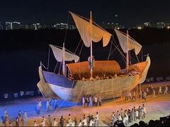 Art performance recreates history of Sài Gòn River through historical voyages