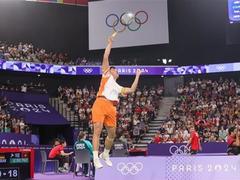 Phát wins first badminton game in Paris Olympics