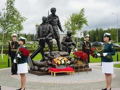 Russia unveils monument to Vietnamese volunteer soldiers