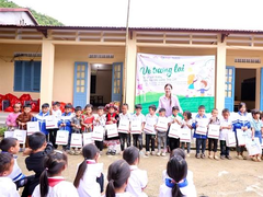 Miss World Việt Nam launches educational project in hometown