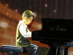 Visually-impaired boy moves audience of Vietnam’s Piano Got Talent