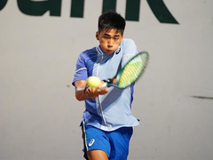 Đức wins tennis singles title, military take top position