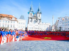 Vietnamese áo dài heritage club debuts in Czech Republic