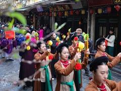 Traditional Tết rituals take place in Hà Nội Old Quarter