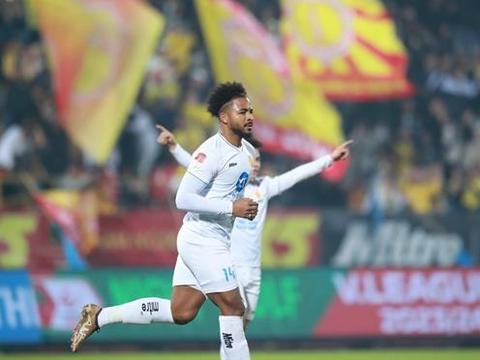 Brazilian striker makes waves in V.League 1