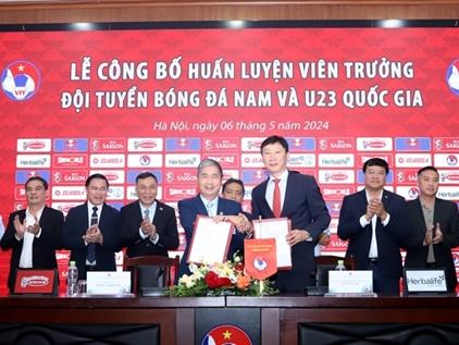 Kim confident to lead Việt Nam football to success