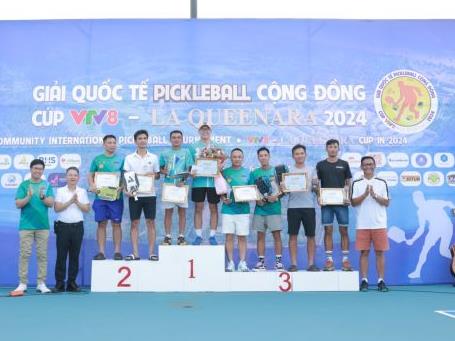 Pickleball players win prizes at VTV8-La Queenara Cup