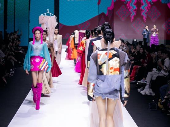 VN designers tell stories of culture at Fashion Week